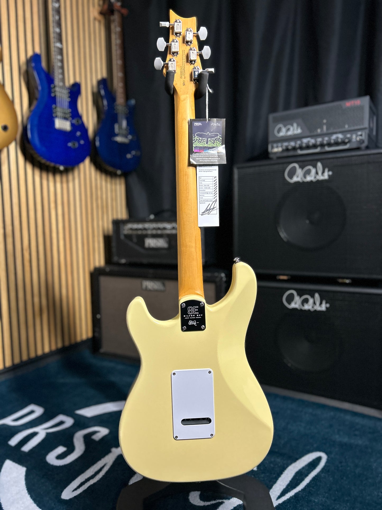 SE Silver Sky - Moon White