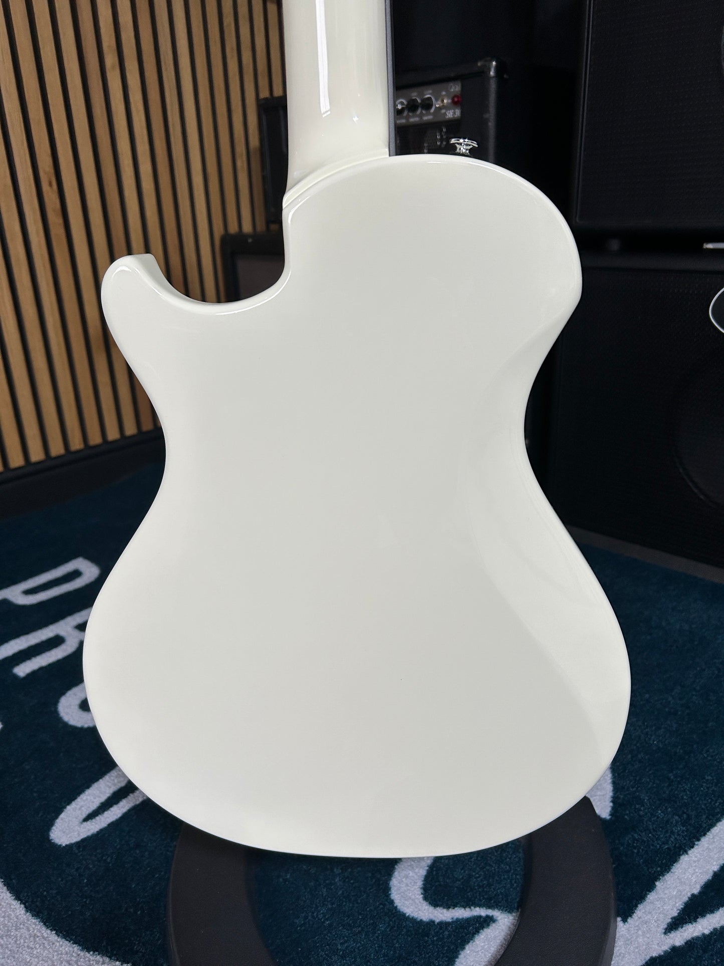 SE Starla - Antique White