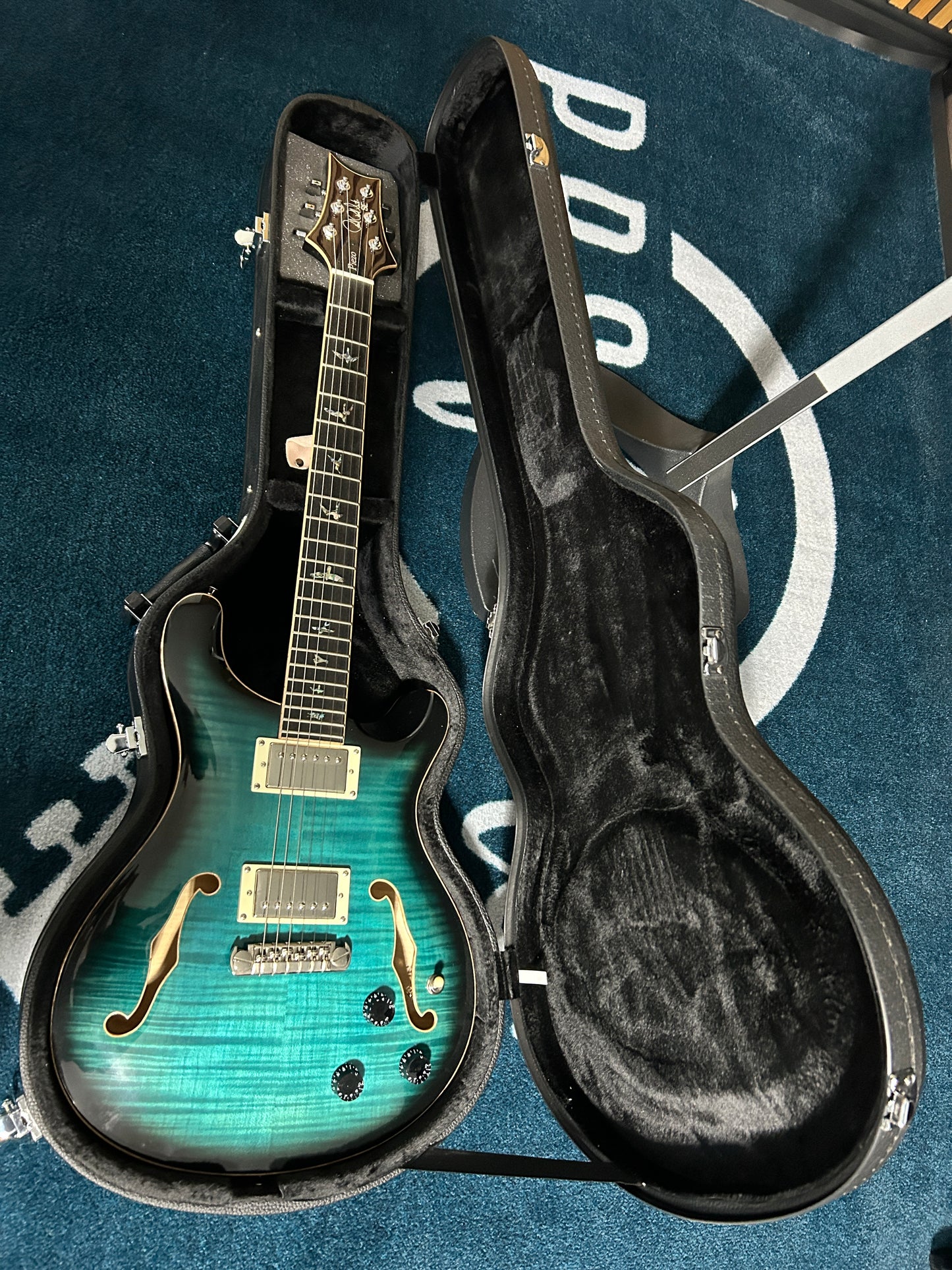 SE Hollowbody II Piezo - Peacock Blue Burst