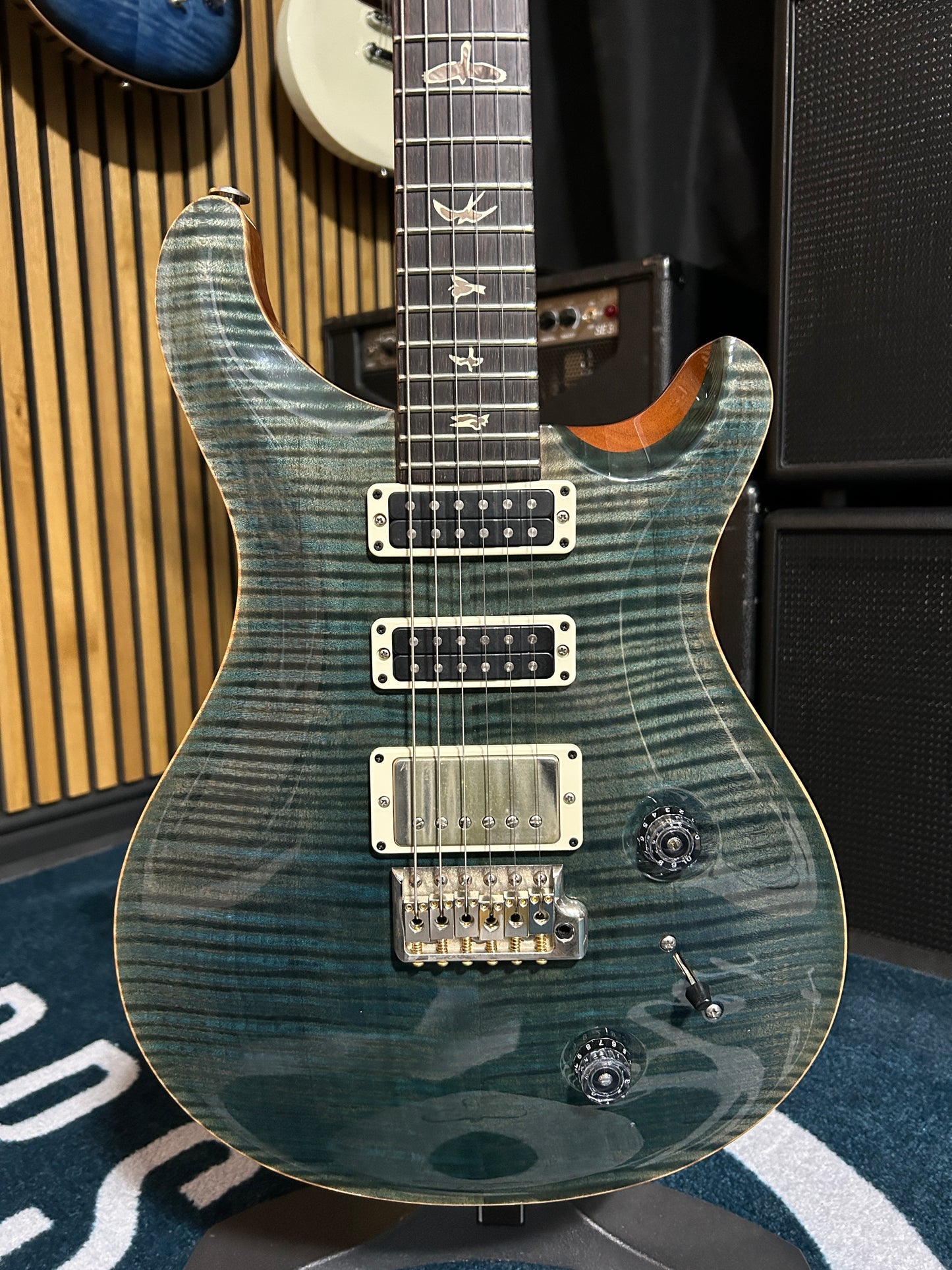 USA Studio - 2011 10 Top