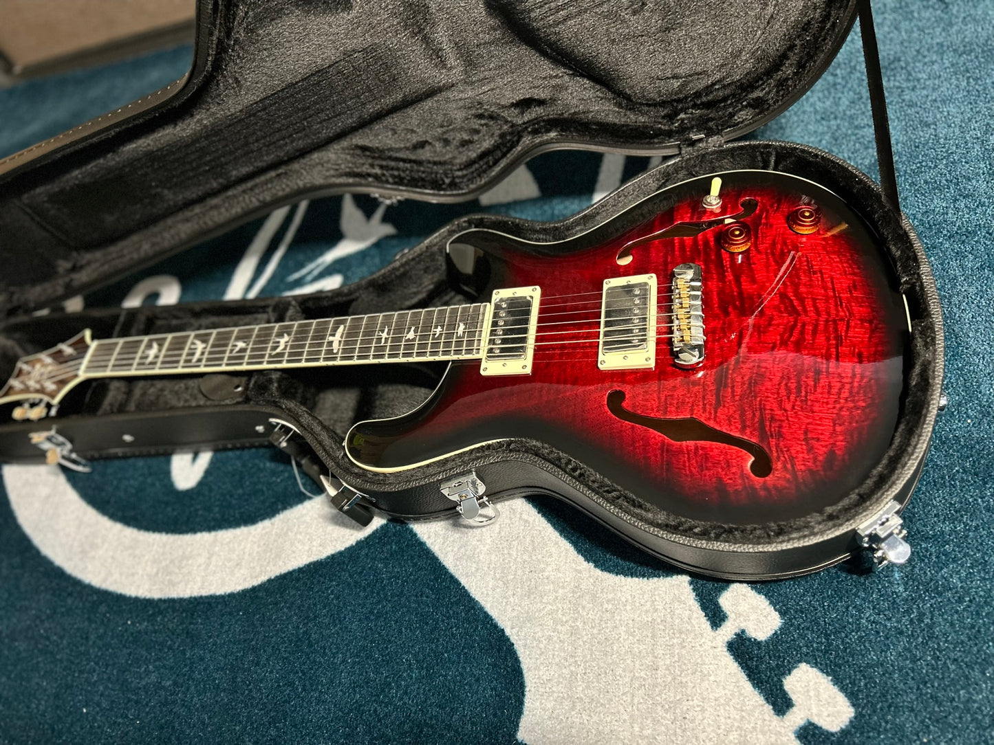 SE Hollowbody - Fire Red Burst