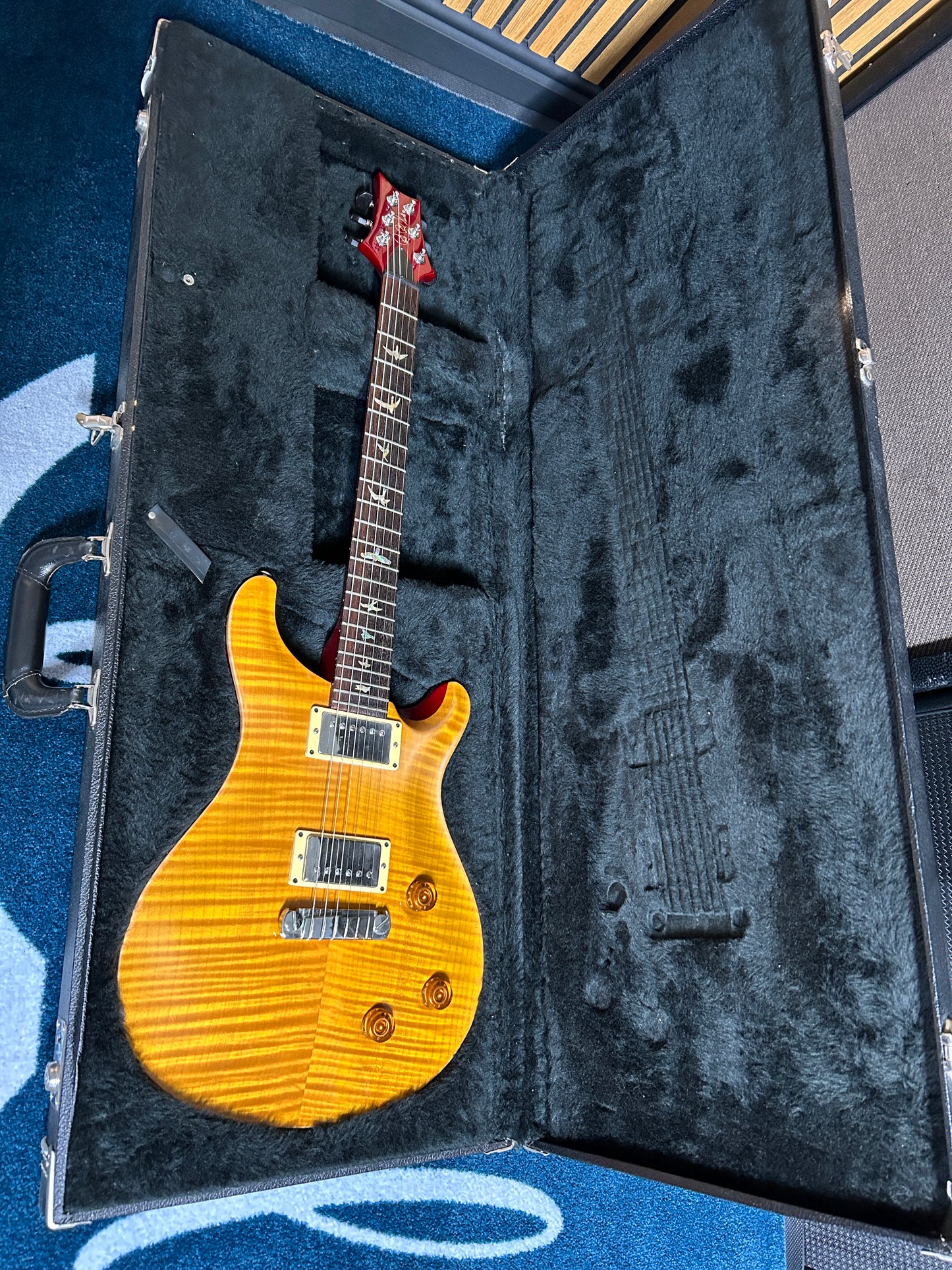 USA Custom 22 - 2002 10 Top Amber
