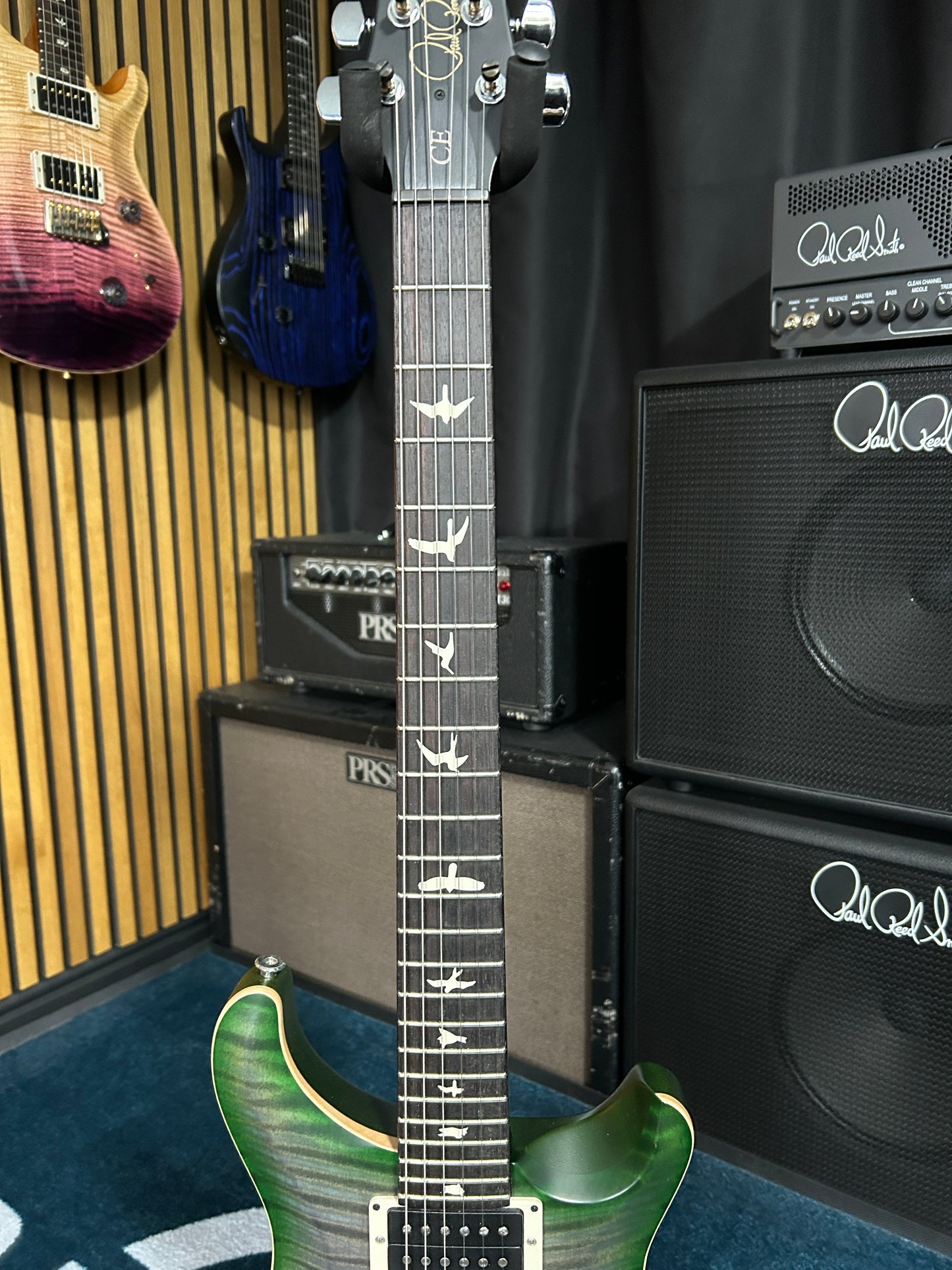 CE 24 - Grey Black Jade Burst Flame