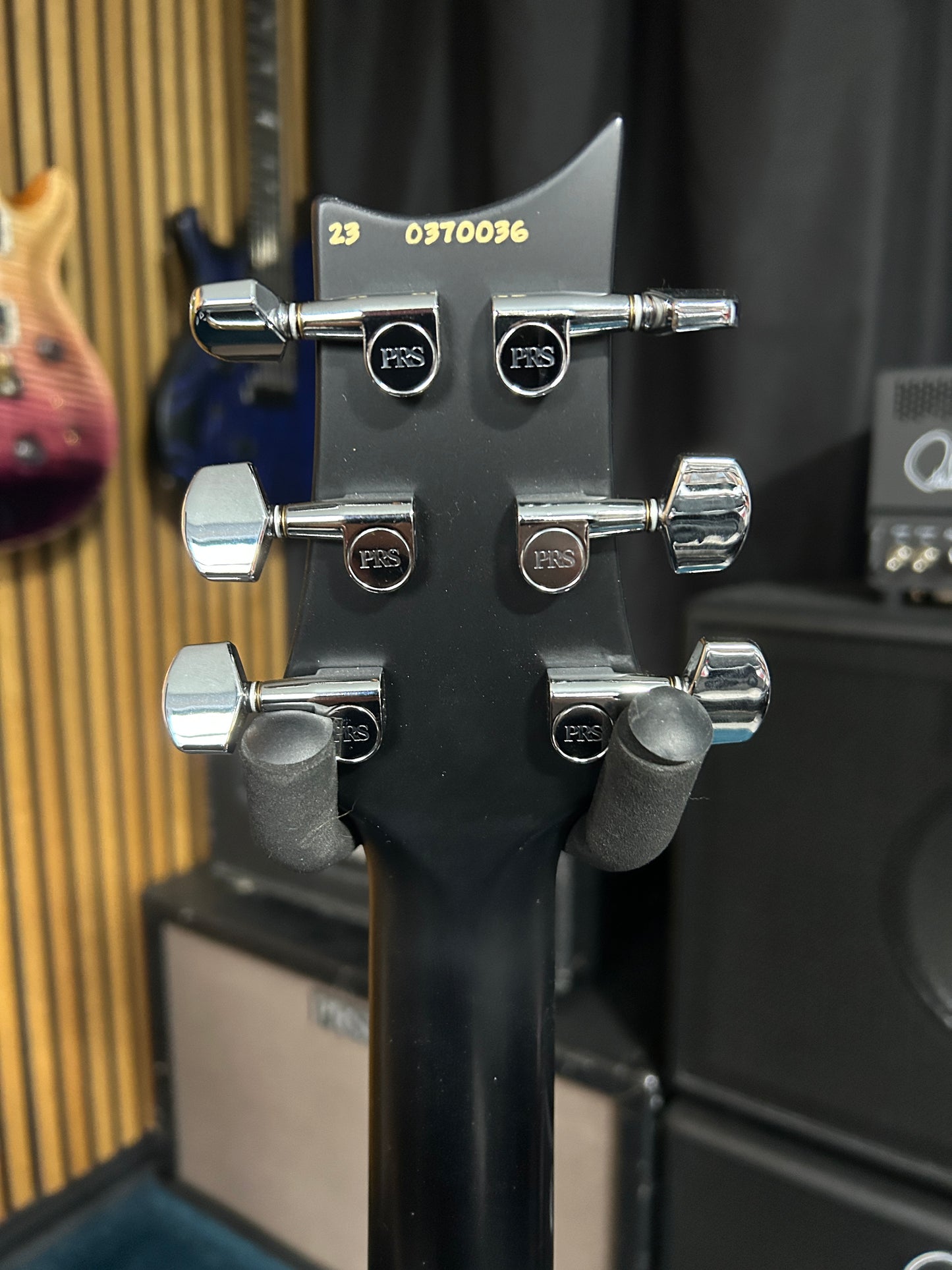 CE 24 - Grey Black Jade Burst Flame